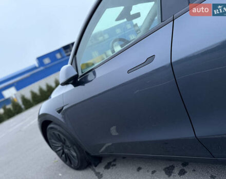 Серый Тесла Model Y, объемом двигателя 0 л и пробегом 32 тыс. км за 24900 $, фото 11 на Automoto.ua