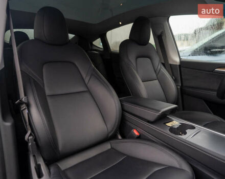 Серый Тесла Model Y, объемом двигателя 0 л и пробегом 61 тыс. км за 32500 $, фото 23 на Automoto.ua