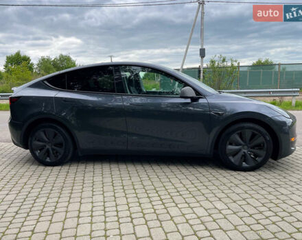 Серый Тесла Model Y, объемом двигателя 0 л и пробегом 19 тыс. км за 33700 $, фото 9 на Automoto.ua