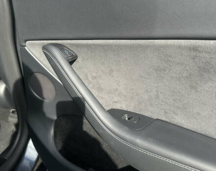 Тесла Model Y 2023 у Чернівцях на Automoto.ua Сірий Тесла Model Y, об'ємом двигуна 0 л та пробігом 20 тис. км за 23500 $, фото 11 на Automoto.ua