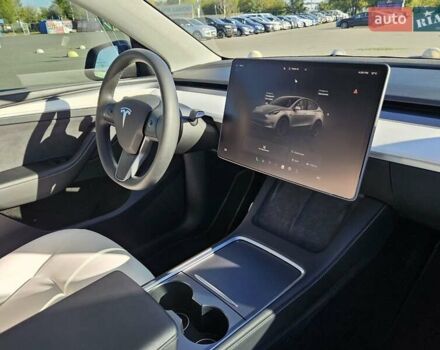Серый Тесла Model Y, объемом двигателя 0 л и пробегом 29 тыс. км за 27900 $, фото 33 на Automoto.ua