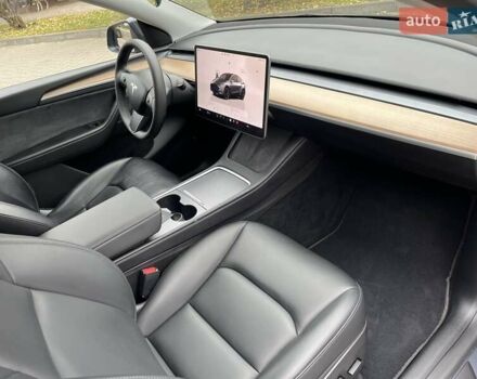 Серый Тесла Model Y, объемом двигателя 0 л и пробегом 60 тыс. км за 29000 $, фото 5 на Automoto.ua