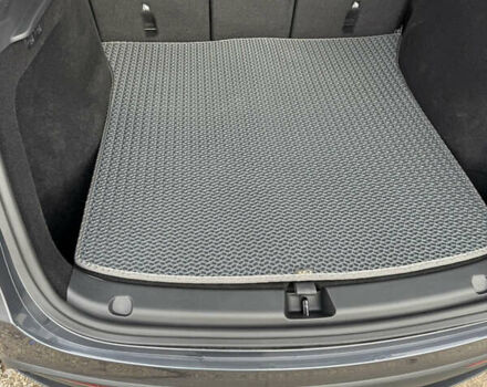 Серый Тесла Model Y, объемом двигателя 0 л и пробегом 18 тыс. км за 33500 $, фото 10 на Automoto.ua