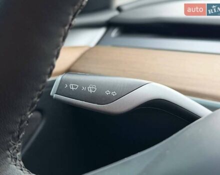 Сірий Тесла Model Y, об'ємом двигуна 0 л та пробігом 70 тис. км за 31500 $, фото 49 на Automoto.ua