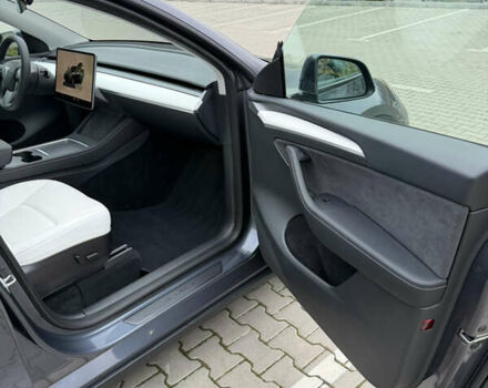 Серый Тесла Model Y, объемом двигателя 0 л и пробегом 64 тыс. км за 27300 $, фото 22 на Automoto.ua