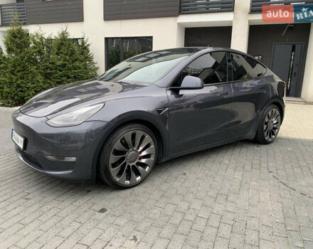Серый Тесла Model Y, объемом двигателя 0 л и пробегом 24 тыс. км за 35000 $, фото 2 на Automoto.ua