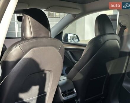 Сірий Тесла Model Y, об'ємом двигуна 0 л та пробігом 27 тис. км за 28999 $, фото 14 на Automoto.ua