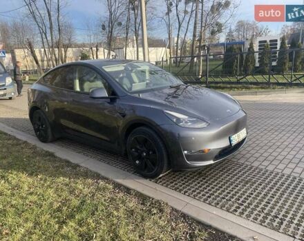 Серый Тесла Model Y, объемом двигателя 0 л и пробегом 42 тыс. км за 25990 $, фото 1 на Automoto.ua