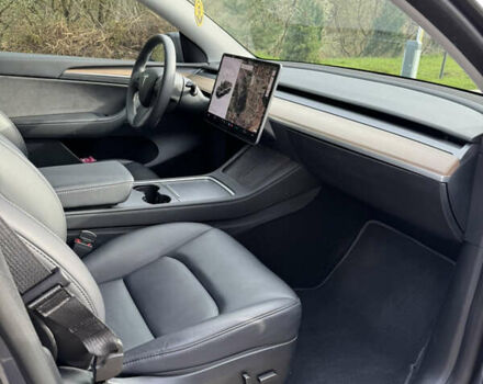 Серый Тесла Model Y, объемом двигателя 0 л и пробегом 25 тыс. км за 27100 $, фото 7 на Automoto.ua