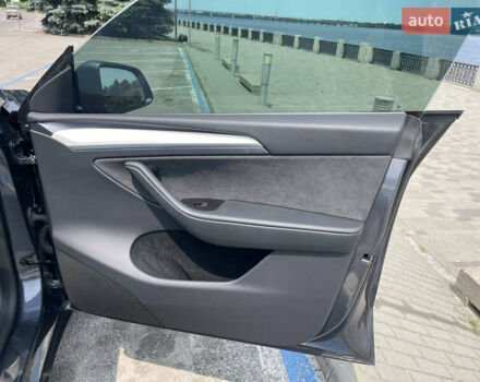 Серый Тесла Model Y, объемом двигателя 0 л и пробегом 24 тыс. км за 30500 $, фото 12 на Automoto.ua
