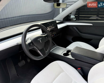 Сірий Тесла Model Y, об'ємом двигуна 0 л та пробігом 28 тис. км за 27900 $, фото 39 на Automoto.ua