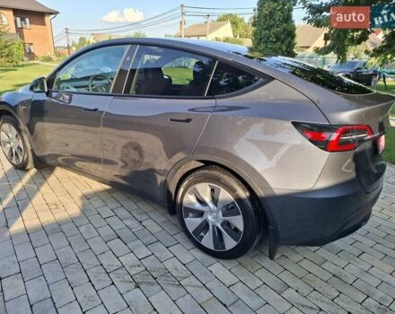 Серый Тесла Model Y, объемом двигателя 0 л и пробегом 29 тыс. км за 33500 $, фото 1 на Automoto.ua