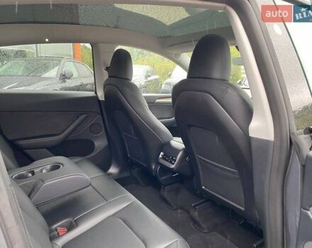 Серый Тесла Model Y, объемом двигателя 0 л и пробегом 30 тыс. км за 31700 $, фото 20 на Automoto.ua