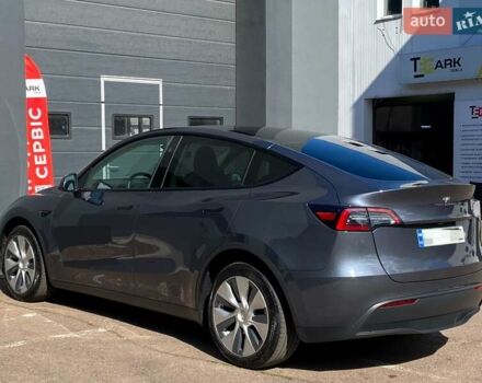 Серый Тесла Model Y, объемом двигателя 0 л и пробегом 18 тыс. км за 27300 $, фото 7 на Automoto.ua