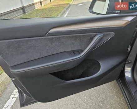 Серый Тесла Model Y, объемом двигателя 0 л и пробегом 38 тыс. км за 27900 $, фото 12 на Automoto.ua