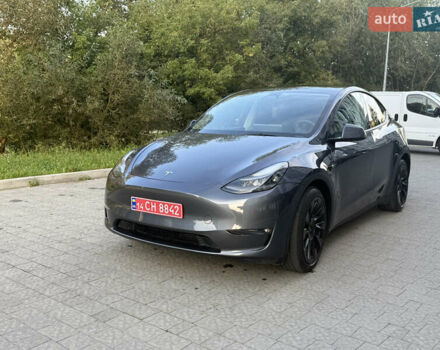 Серый Тесла Model Y, объемом двигателя 0 л и пробегом 49 тыс. км за 27000 $, фото 1 на Automoto.ua