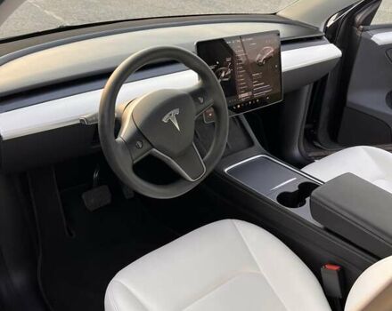 Серый Тесла Model Y, объемом двигателя 0 л и пробегом 22 тыс. км за 28999 $, фото 15 на Automoto.ua