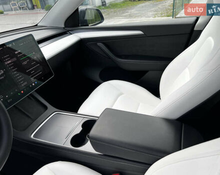Серый Тесла Model Y, объемом двигателя 0 л и пробегом 55 тыс. км за 26900 $, фото 45 на Automoto.ua