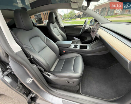Серый Тесла Model Y, объемом двигателя 0 л и пробегом 29 тыс. км за 36500 $, фото 24 на Automoto.ua