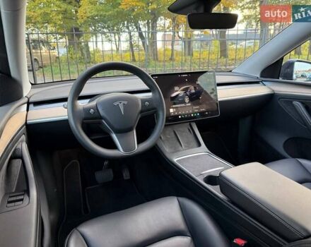 Сірий Тесла Model Y, об'ємом двигуна 0 л та пробігом 25 тис. км за 26900 $, фото 25 на Automoto.ua