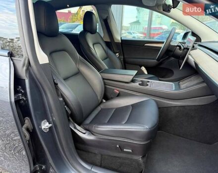 Сірий Тесла Model Y, об'ємом двигуна 0 л та пробігом 25 тис. км за 26900 $, фото 24 на Automoto.ua