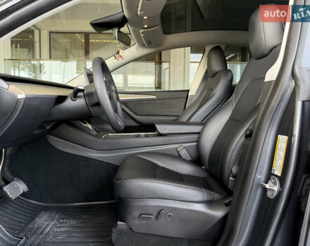 Сірий Тесла Model Y, об'ємом двигуна 0 л та пробігом 47 тис. км за 33500 $, фото 41 на Automoto.ua
