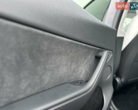 Сірий Тесла Model Y, об'ємом двигуна 0 л та пробігом 26 тис. км за 25999 $, фото 69 на Automoto.ua