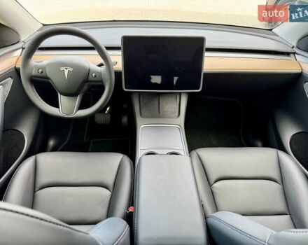 Серый Тесла Model Y, объемом двигателя 0 л и пробегом 15 тыс. км за 32000 $, фото 31 на Automoto.ua