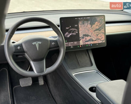 Серый Тесла Model Y, объемом двигателя 0 л и пробегом 46 тыс. км за 27500 $, фото 8 на Automoto.ua