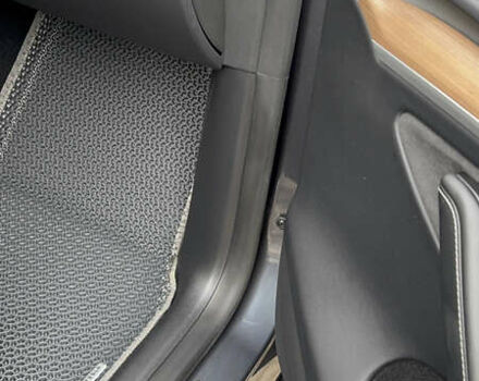 Серый Тесла Model Y, объемом двигателя 0 л и пробегом 18 тыс. км за 33500 $, фото 7 на Automoto.ua