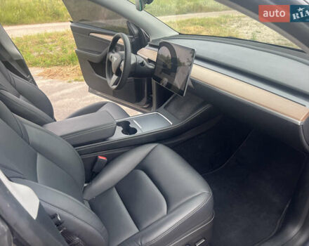 Серый Тесла Model Y, объемом двигателя 0 л и пробегом 40 тыс. км за 29990 $, фото 13 на Automoto.ua