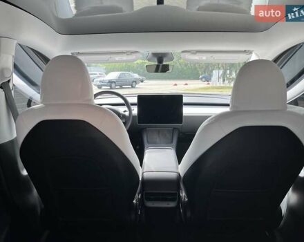 Серый Тесла Model Y, объемом двигателя 0 л и пробегом 28 тыс. км за 27900 $, фото 41 на Automoto.ua