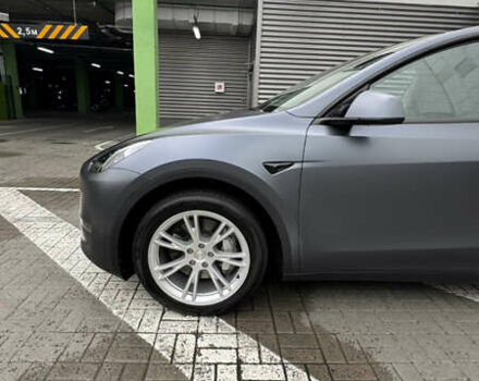 Серый Тесла Model Y, объемом двигателя 0 л и пробегом 22 тыс. км за 33000 $, фото 5 на Automoto.ua