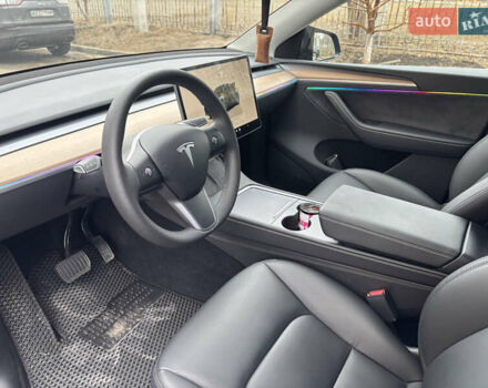 Серый Тесла Model Y, объемом двигателя 0 л и пробегом 20 тыс. км за 27000 $, фото 13 на Automoto.ua
