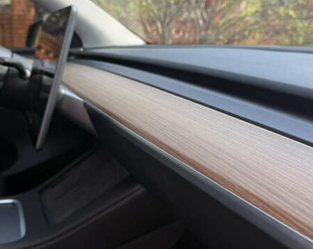 Серый Тесла Model Y, объемом двигателя 0 л и пробегом 25 тыс. км за 30500 $, фото 9 на Automoto.ua