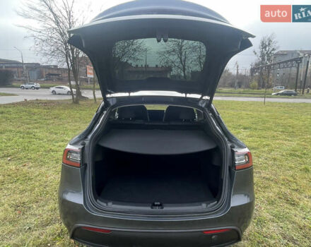 Серый Тесла Model Y, объемом двигателя 0 л и пробегом 41 тыс. км за 27300 $, фото 15 на Automoto.ua