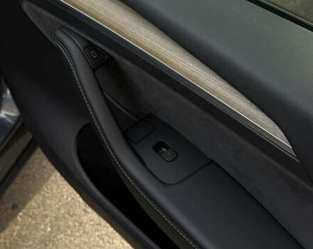 Серый Тесла Model Y, объемом двигателя 0 л и пробегом 25 тыс. км за 30500 $, фото 15 на Automoto.ua