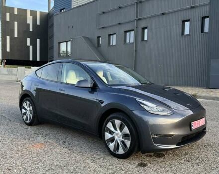 Серый Тесла Model Y, объемом двигателя 0 л и пробегом 22 тыс. км за 28999 $, фото 2 на Automoto.ua