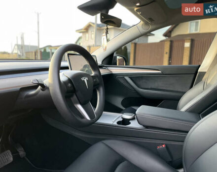 Серый Тесла Model Y, объемом двигателя 0 л и пробегом 13 тыс. км за 32800 $, фото 8 на Automoto.ua