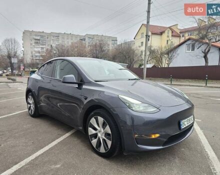 Серый Тесла Model Y, объемом двигателя 0 л и пробегом 23 тыс. км за 27000 $, фото 1 на Automoto.ua