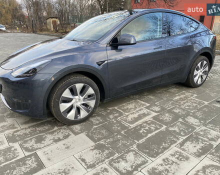 Серый Тесла Model Y, объемом двигателя 0 л и пробегом 8 тыс. км за 27888 $, фото 4 на Automoto.ua