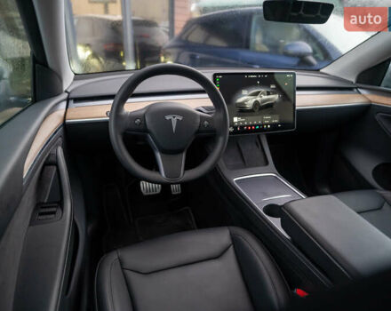 Серый Тесла Model Y, объемом двигателя 0 л и пробегом 61 тыс. км за 32500 $, фото 17 на Automoto.ua