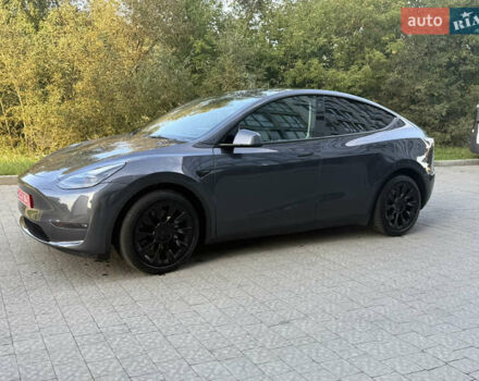 Серый Тесла Model Y, объемом двигателя 0 л и пробегом 49 тыс. км за 27000 $, фото 2 на Automoto.ua
