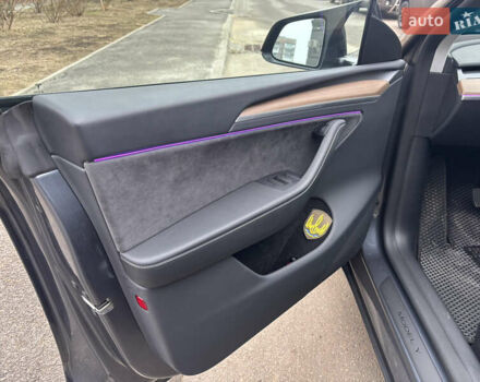Серый Тесла Model Y, объемом двигателя 0 л и пробегом 20 тыс. км за 27000 $, фото 20 на Automoto.ua