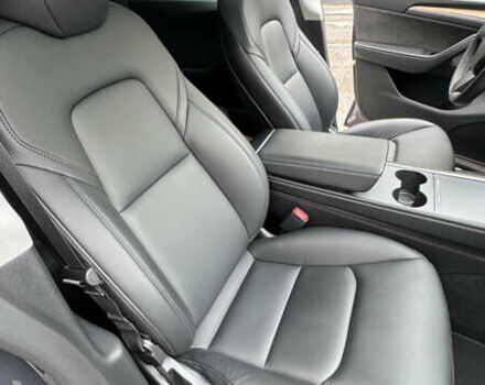 Серый Тесла Model Y, объемом двигателя 0 л и пробегом 22 тыс. км за 33000 $, фото 14 на Automoto.ua