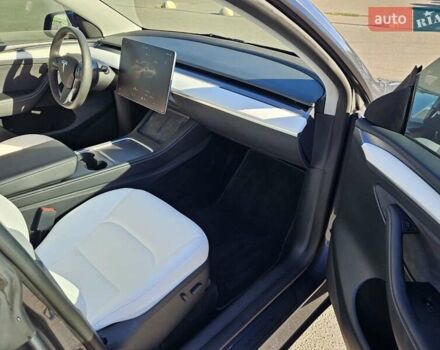 Серый Тесла Model Y, объемом двигателя 0 л и пробегом 29 тыс. км за 27900 $, фото 31 на Automoto.ua