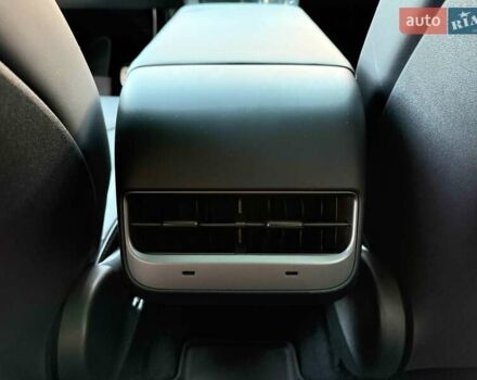 Серый Тесла Model Y, объемом двигателя 0 л и пробегом 20 тыс. км за 42900 $, фото 39 на Automoto.ua