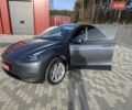 Серый Тесла Model Y, объемом двигателя 0 л и пробегом 34 тыс. км за 28000 $, фото 1 на Automoto.ua