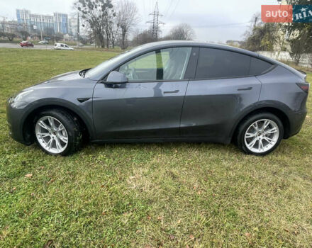 Серый Тесла Model Y, объемом двигателя 0 л и пробегом 41 тыс. км за 27300 $, фото 2 на Automoto.ua