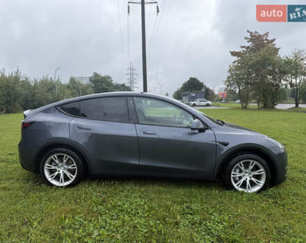 Серый Тесла Model Y, объемом двигателя 0 л и пробегом 44 тыс. км за 26900 $, фото 2 на Automoto.ua